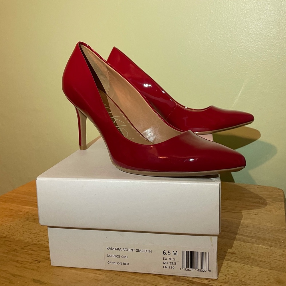 NWOT Calvin Klein Kamara Heels